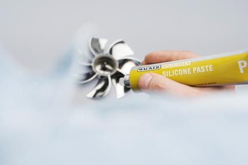 produkt_wacker-silicones_silikonpasta_01.jpg
